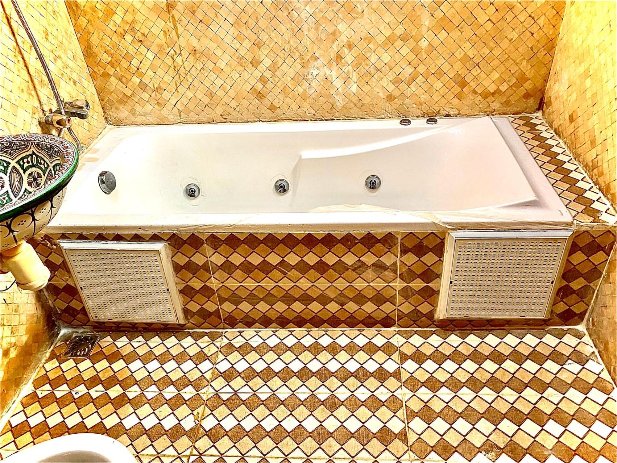 Riad Nezha Avec Jacuzzi Et 3 Piscines Au Coeur De Marrakesh Eksteriør bilde